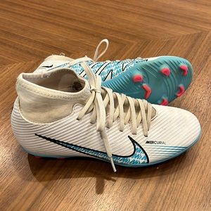 Nike Youth Soccer Cleats